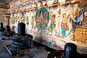 The great Chola temples of Tamil Nadu - The Brihadishwara Temple of Thanjavur. Linga with Nayaka painting on the inside wall of the cloister.